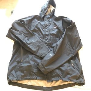 Patagonia men’s rain shell